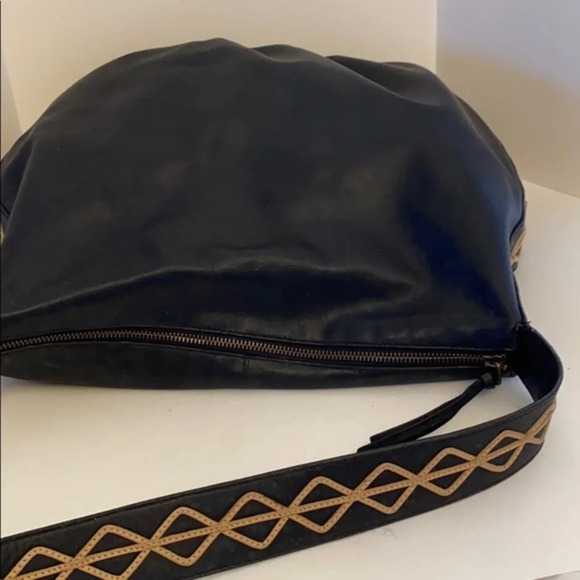 524 Nicole by Nicole Miller Black Purse. Love That Free  Nicole Miller Large black leather bag​
